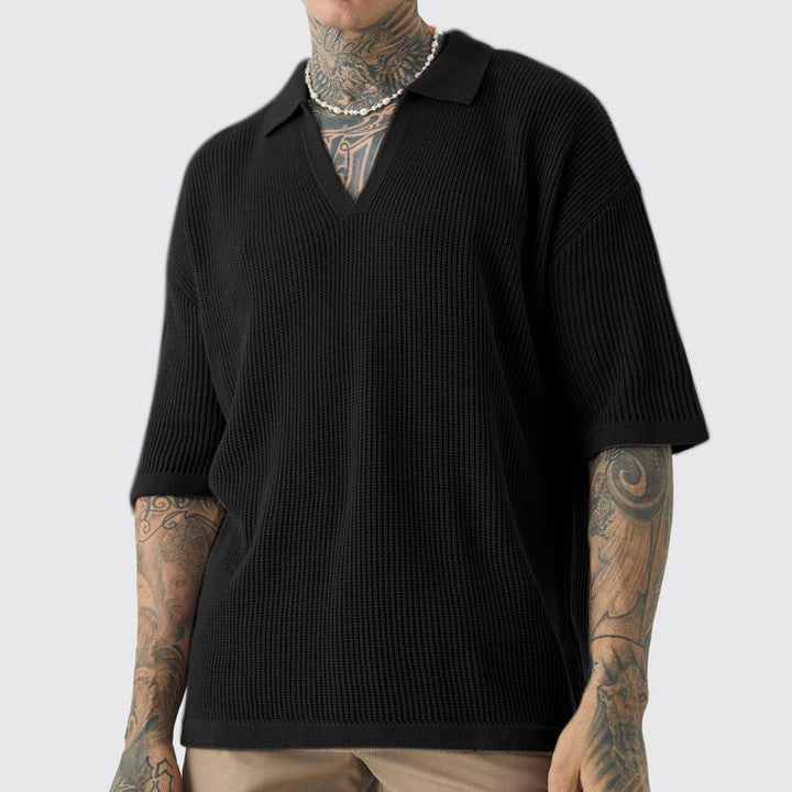 Herre T-shirt – Afslappet Pasform – Blød Strik – V-hals med Krave – Til Hverdag