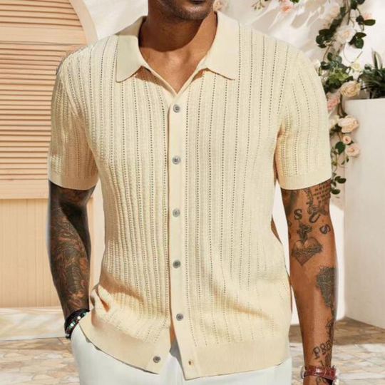 Herre T-shirt i strik – Blød ribstruktur – Regular fit – Knaplukning og krave